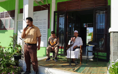 Ust. H. Muhammad Muas Dai dari Medan Isi Tausiyah Jum'at Berkah di MAN Aceh Singkil.