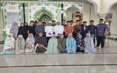 Wabup Aceh Singkil bersama Siswa MAN Aceh Singkil Safari Shubuh ke Masjid Baiturrahim Pasar Singkil.