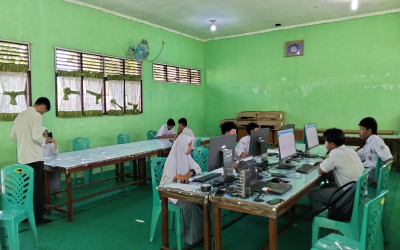 Respon Kemajuan Teknologi, MAN Aceh Singkil Gelar Ujian Akhir Semester Genap TP 2025-2026 Berbasis Aplikasi.
